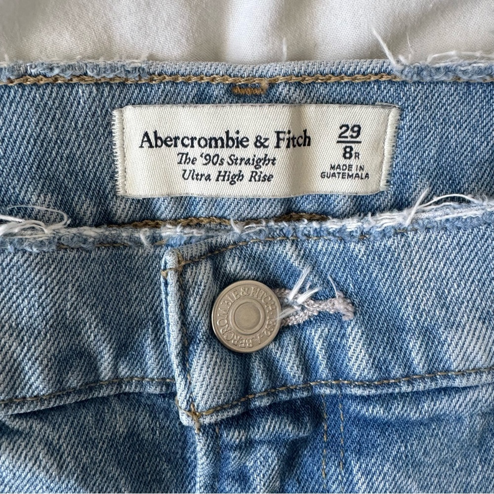 Abercrombie & Fitch 90s High Rise Straight Jean - Picture 5 of 10